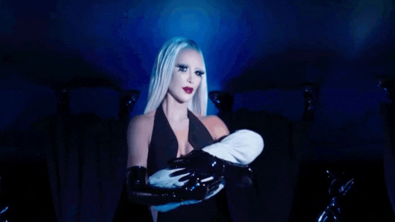 American Horror Story Delicat e_